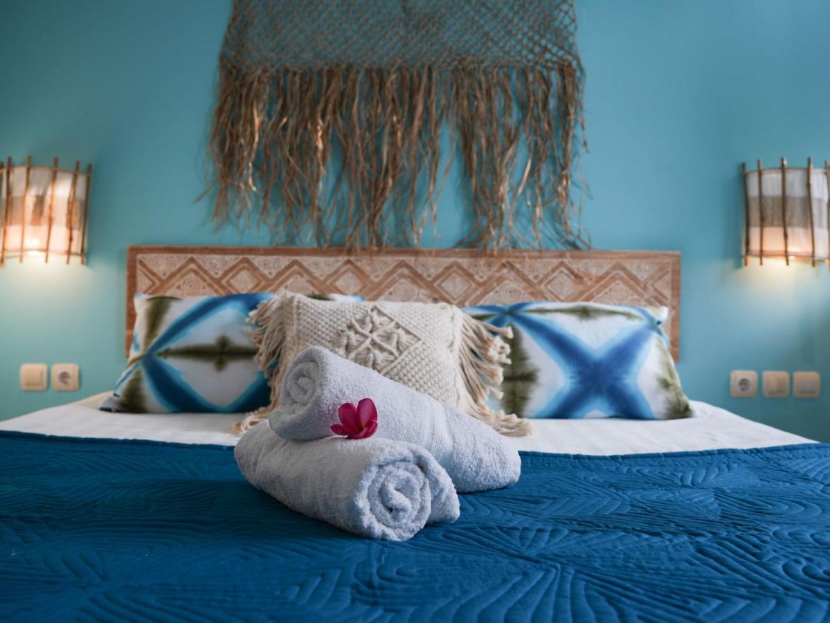 The White Bay Hotel Gili Trawangan Exterior photo